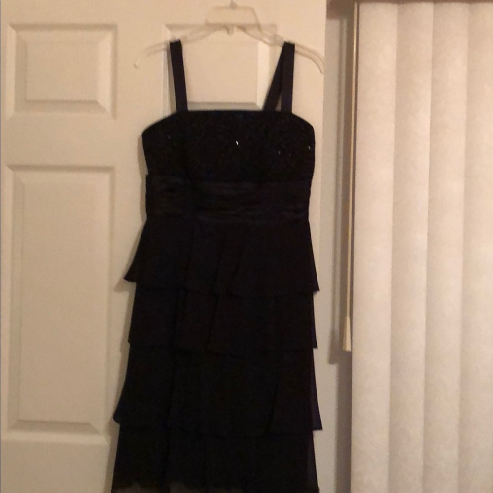 A beautiful 2 pc. Party dress! Size 8. Worn once. - Picture 3 of 8